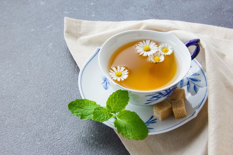 5 Health Benefits of Drinking Chamomile Tea